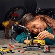 Titolo:LEGO Technic Escavatore Pesante, Trattore 42121