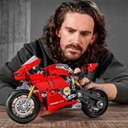 Titolo:LEGO Technic Ducati Panigale V4 R 42107